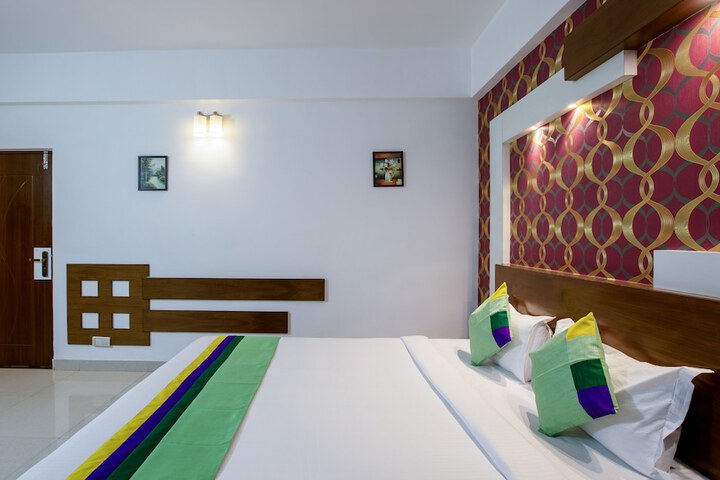 Room 12 of 25