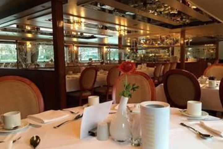 Dining 43 of 52