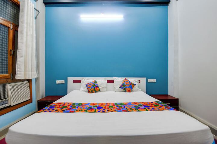 Room 13 of 27