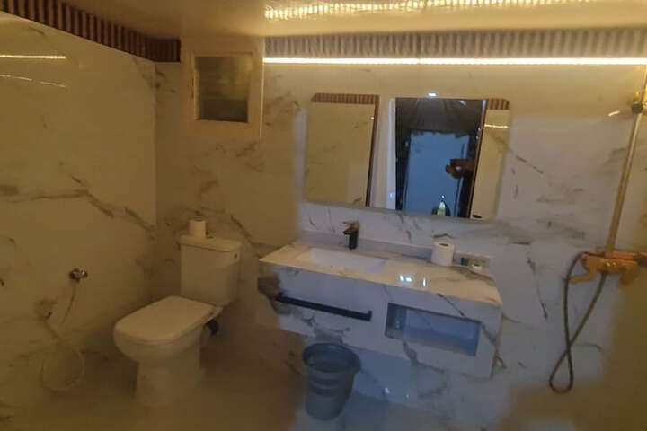 Room 50 of 146