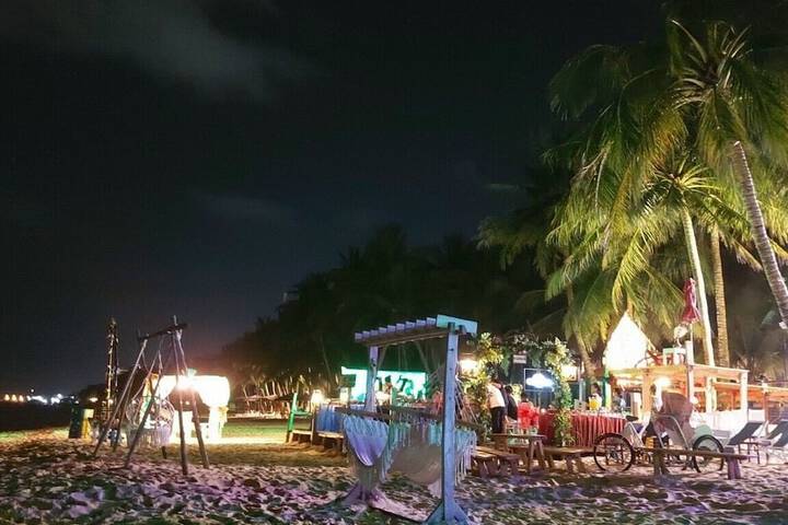 Beach bar