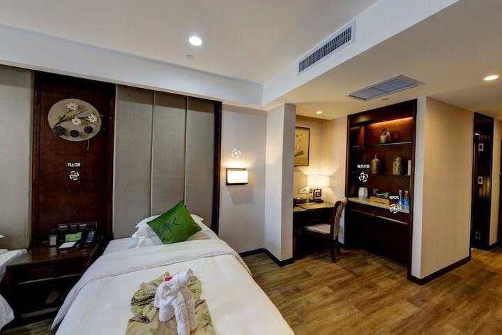 Room 26 of 35