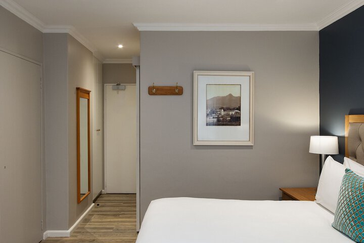 Room 11 of 73