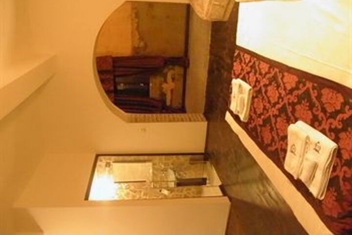 Room 14 of 23