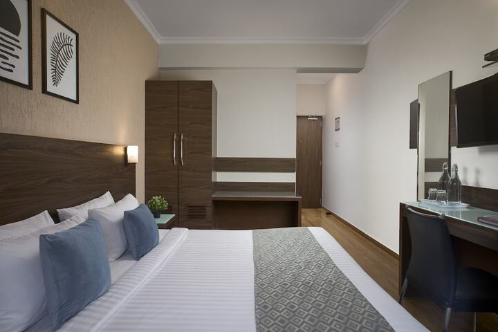 Room 33 of 86