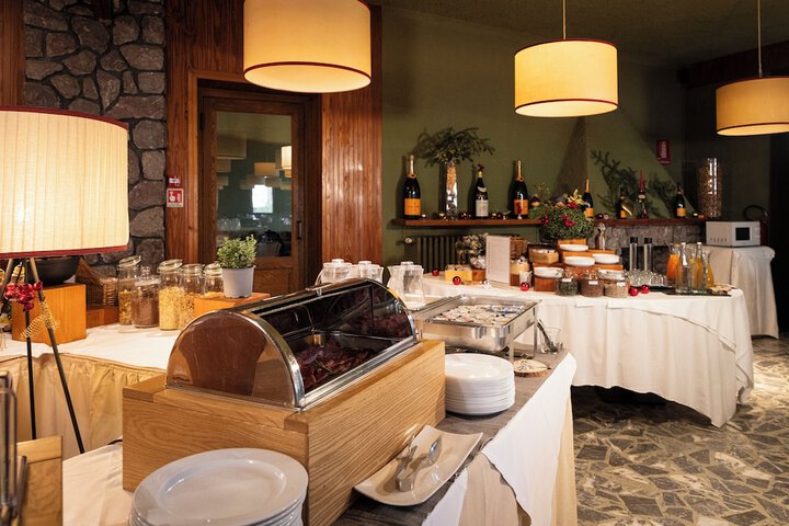 Breakfast/Coffee Service 78 of 112