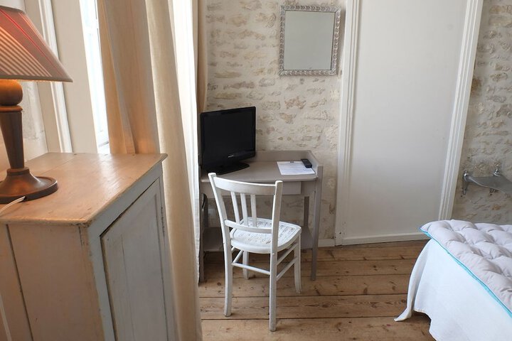 Room 42 of 105