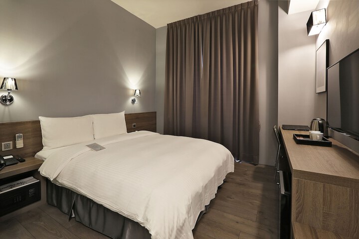 Room 17 of 53