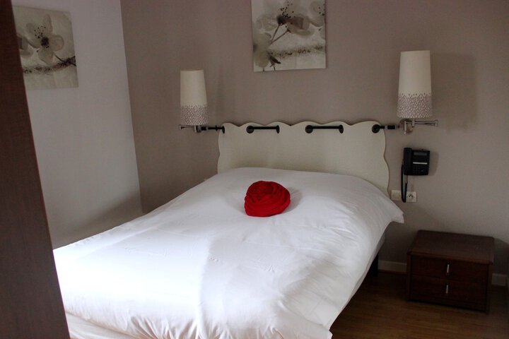 Room 8 of 39