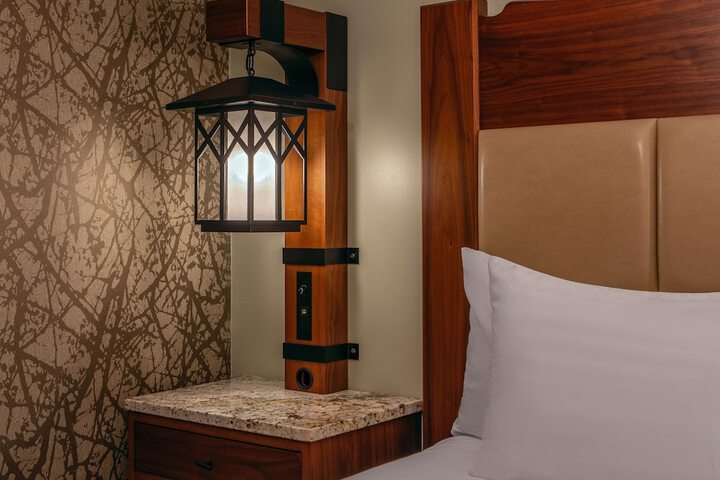 Room 44 of 151