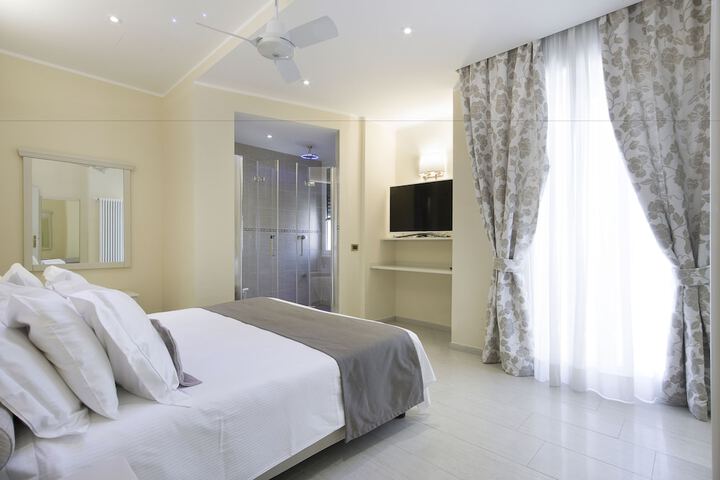 Room 3 of 48