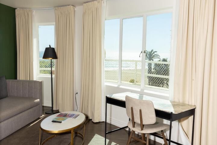 Room 48 of 157