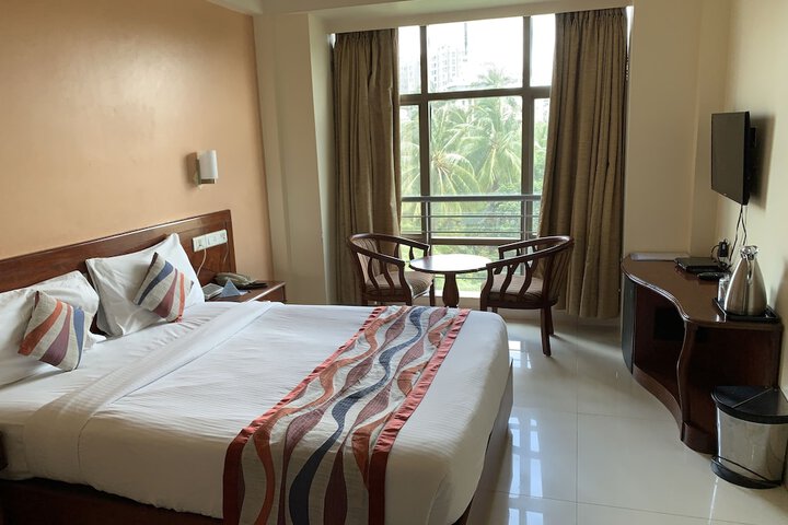 Room 9 of 32