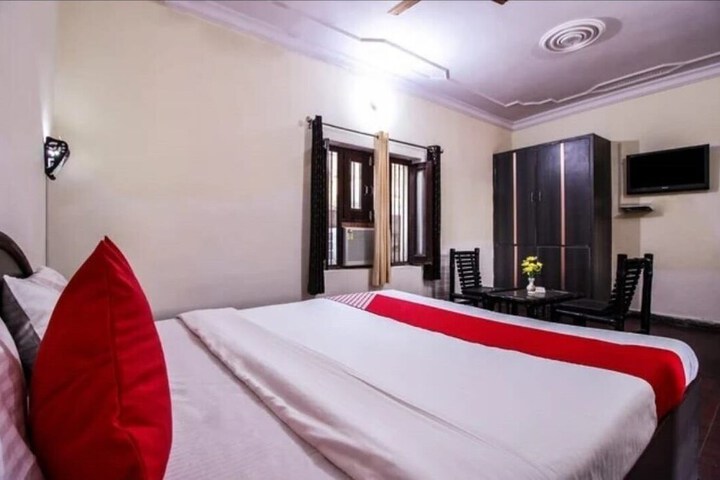 Room 3 of 13