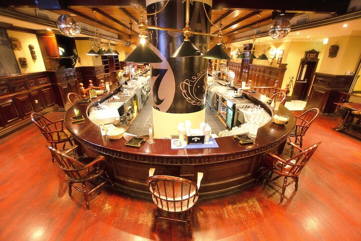 Lounge 120 of 135