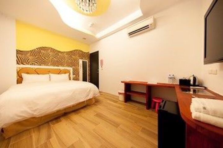 Room 14 of 14