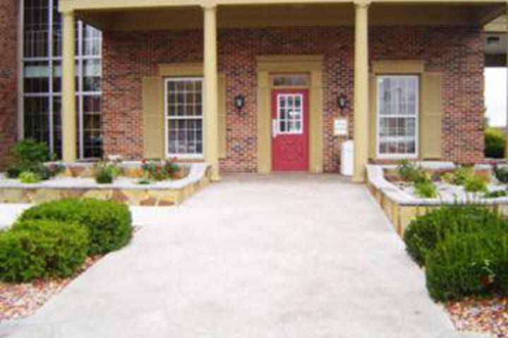 Exterior of Best Western & Conference Ct