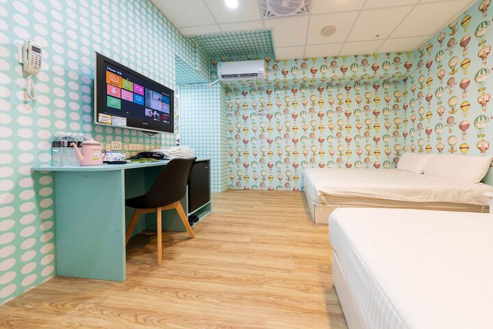 Room 10 of 31