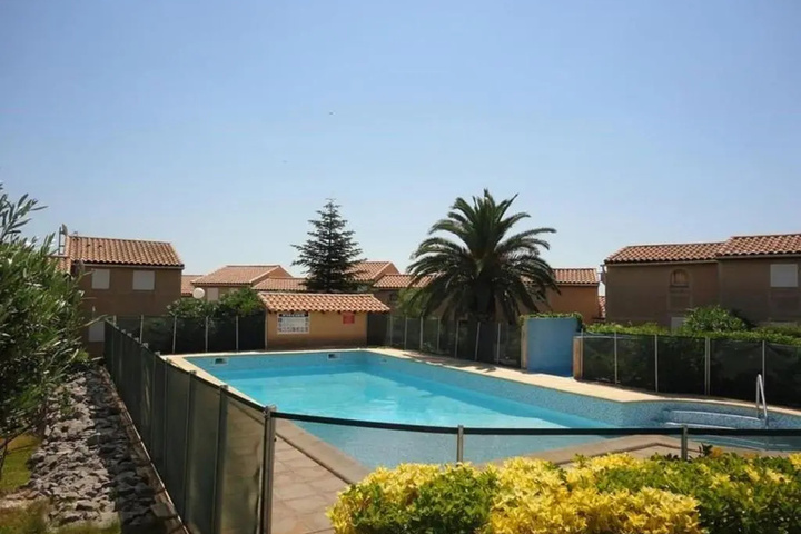 Pool 6 of 9