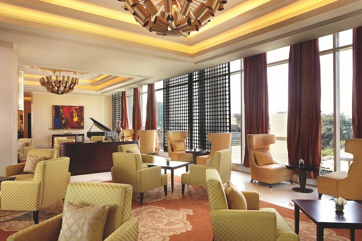 Entrance & Lobby