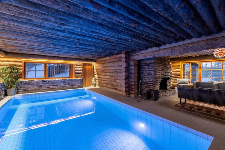 Pool 39 of 71