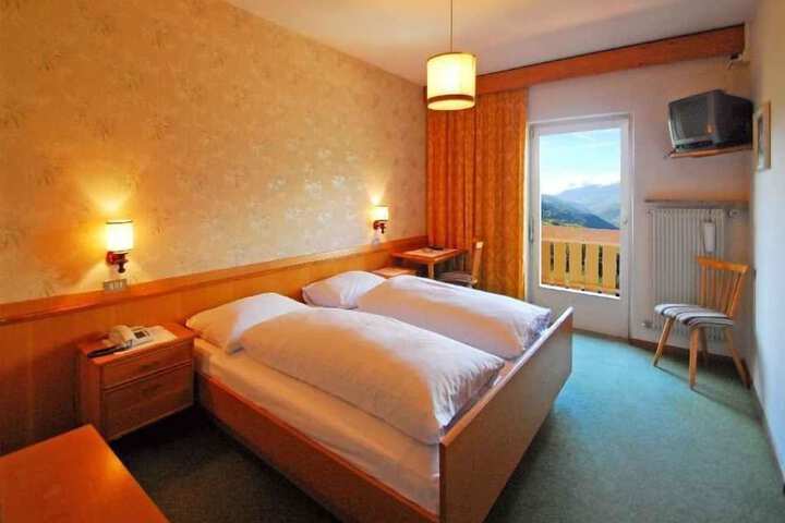Room 5 of 21