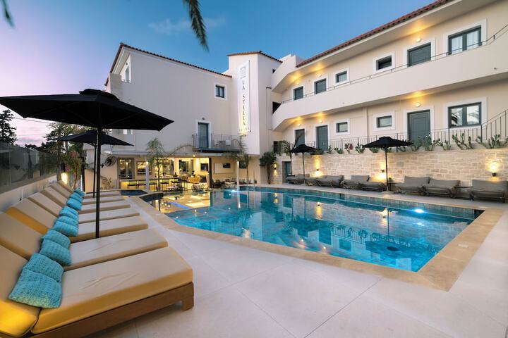 Pool Hotel