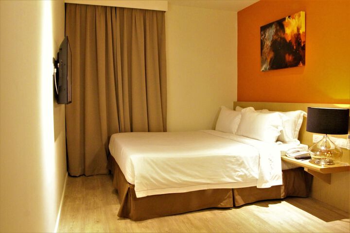 Room 16 of 47