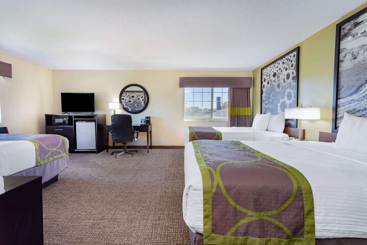 Room 17 of 27