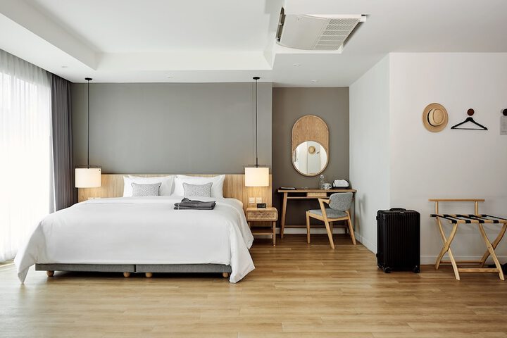 Room 12 of 98