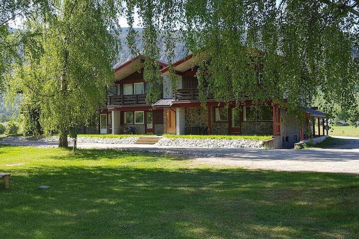 Hotel Exterior 14 of 15