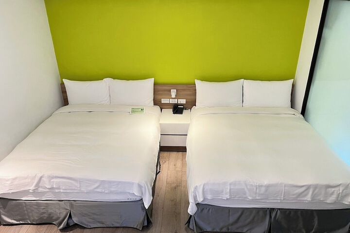 Room 35 of 94