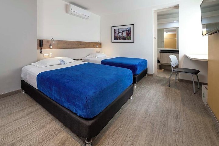 Room 4 of 24