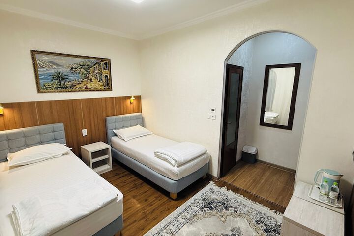 Room 18 of 49