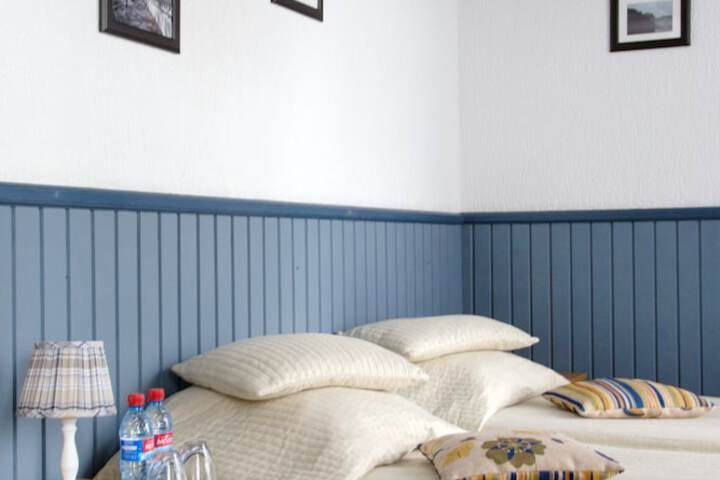 Room 2 of 69
