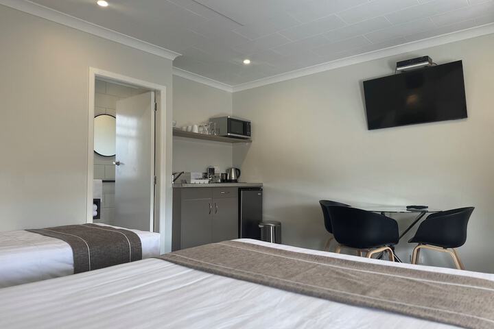 Room 2 of 22