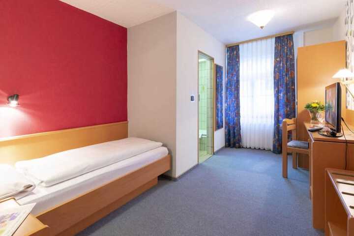 Room 6 of 52