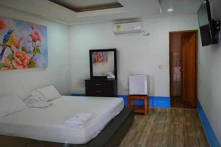 Room 5 of 37