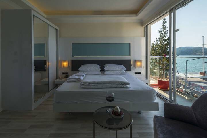 Room 5 of 47