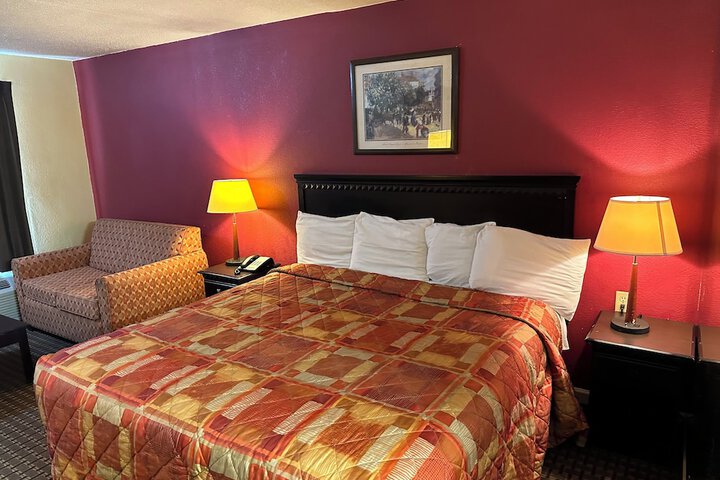 1 King Bed (22 of 23)