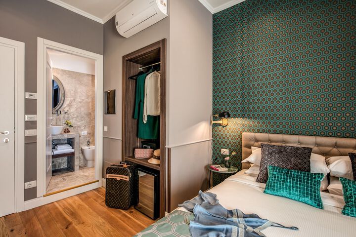 Room 33 of 115