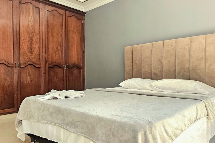 Room 2 of 30