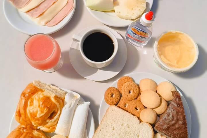 Breakfast/Coffee Service 50 of 72