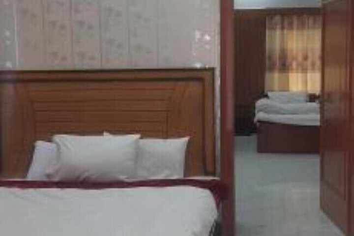 Room 12 of 20