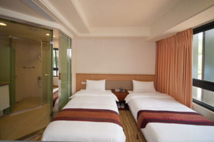 Room 34 of 47