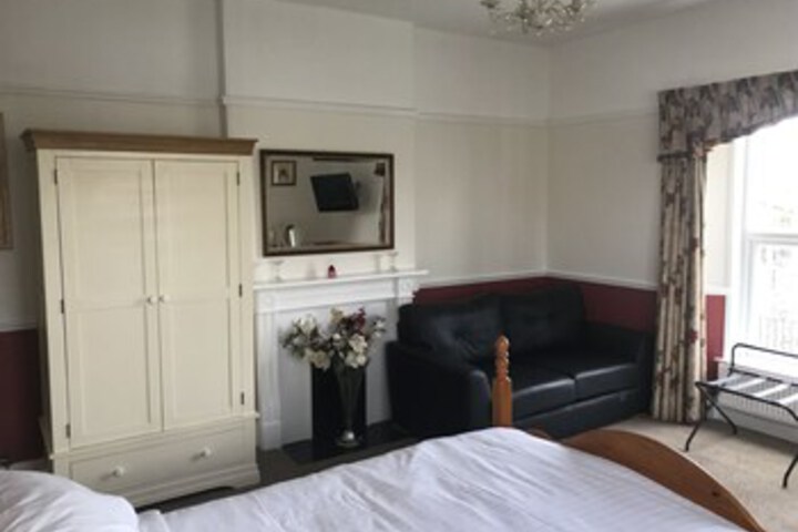 Room 52 of 85