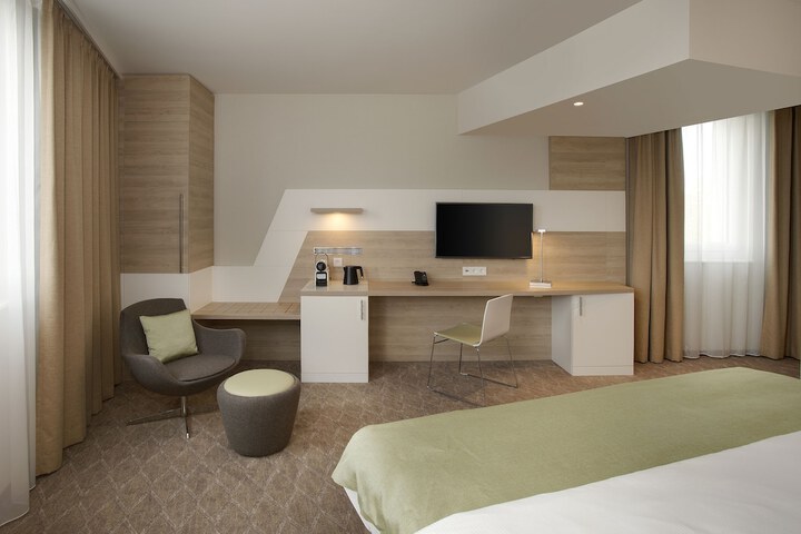 Room 15 of 112