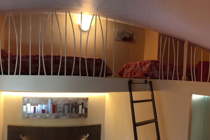 Room 15 of 63