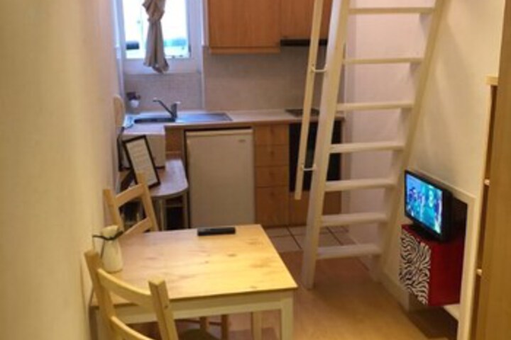 HFS Studio Next To Hydepark L9