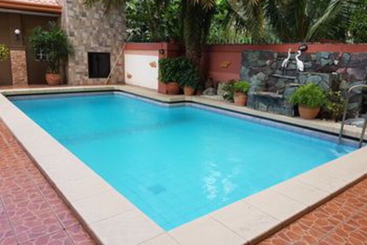 Pool 42 of 44